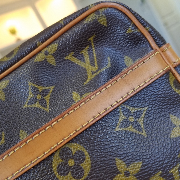 COPY - 💕CUTE Authentic LV Crossbody/Clutch/Shoulder Bag - Picture 12 of 16